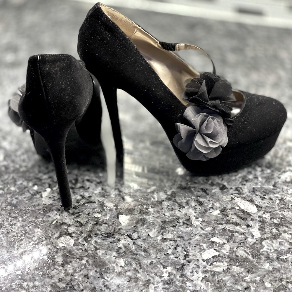 Black Suede Pumps